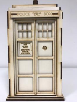 Doctor-Who - Die Tardis XXL - 3D Laser Cut Model - door view